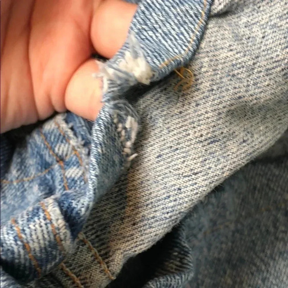 Levi’s High-Waisted Stonewashed Denim Short Size 31 - Picture 7 of 9
